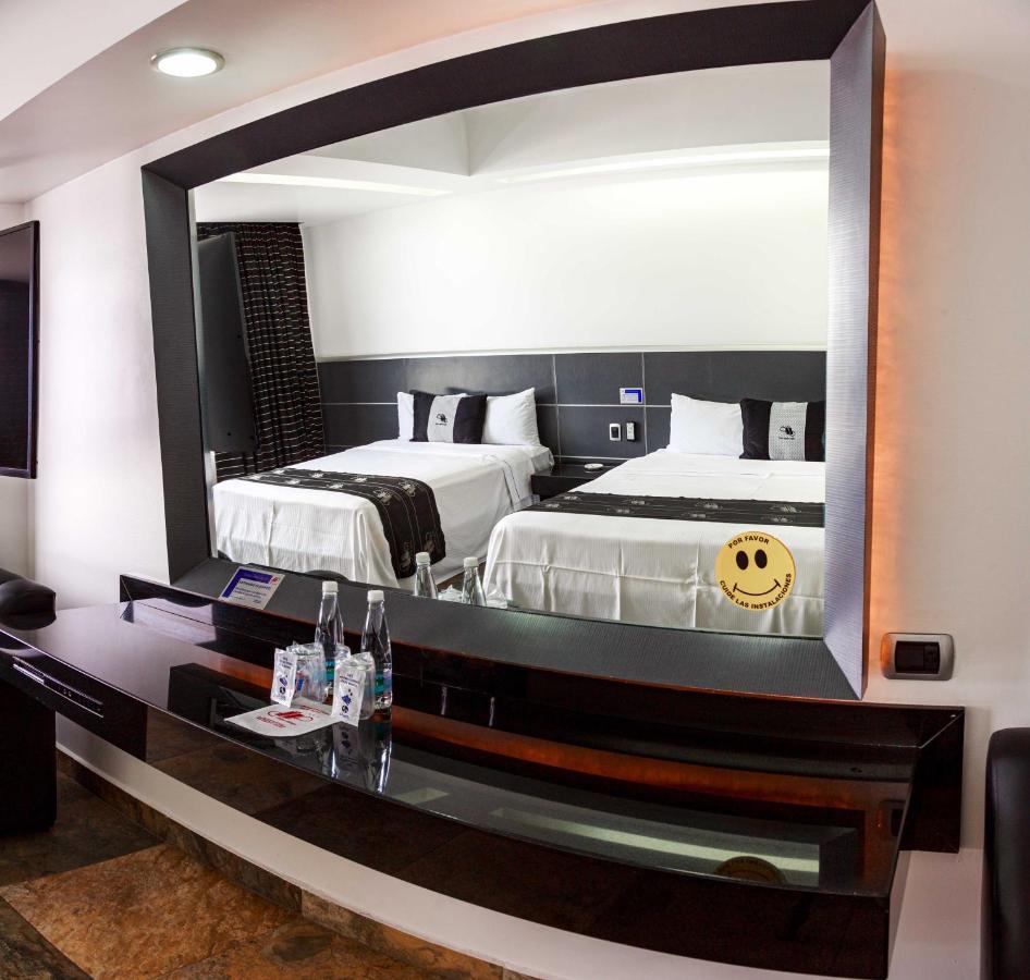 Hotel Ibiza Plaza Мехико Экстерьер фото